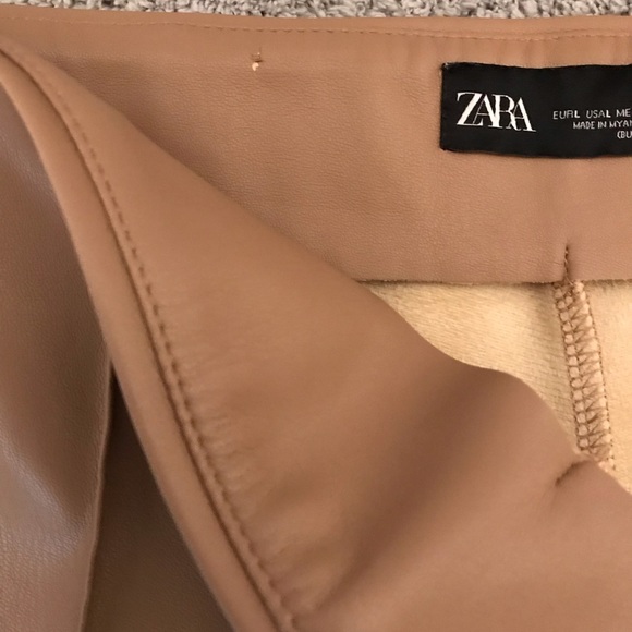Zara Womens Faux Leather Tan Pants Side Zip & Zip at Ankles Size US L Neutral - Picture 8 of 10